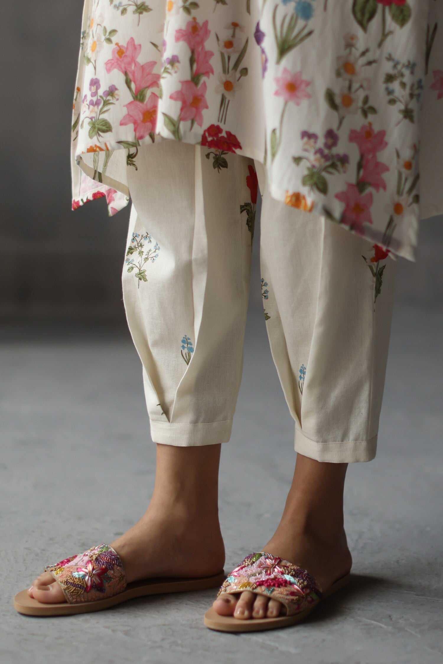 Ivory Linen Hand Drawn Floral V Primrose Pattern Kurta And Box Pleated Pant Set