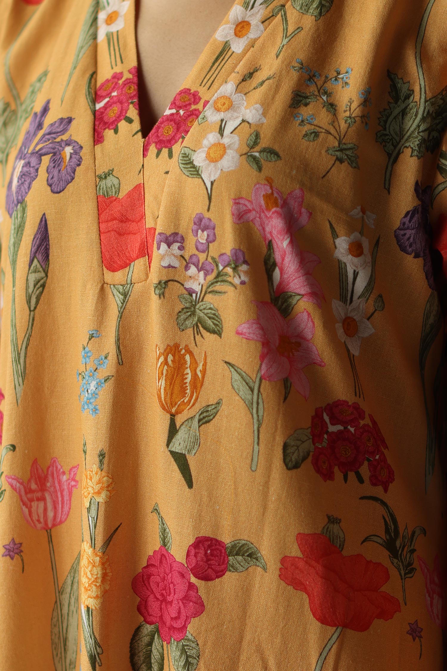 Women Floral Printed A-Line Kurta with Salwar