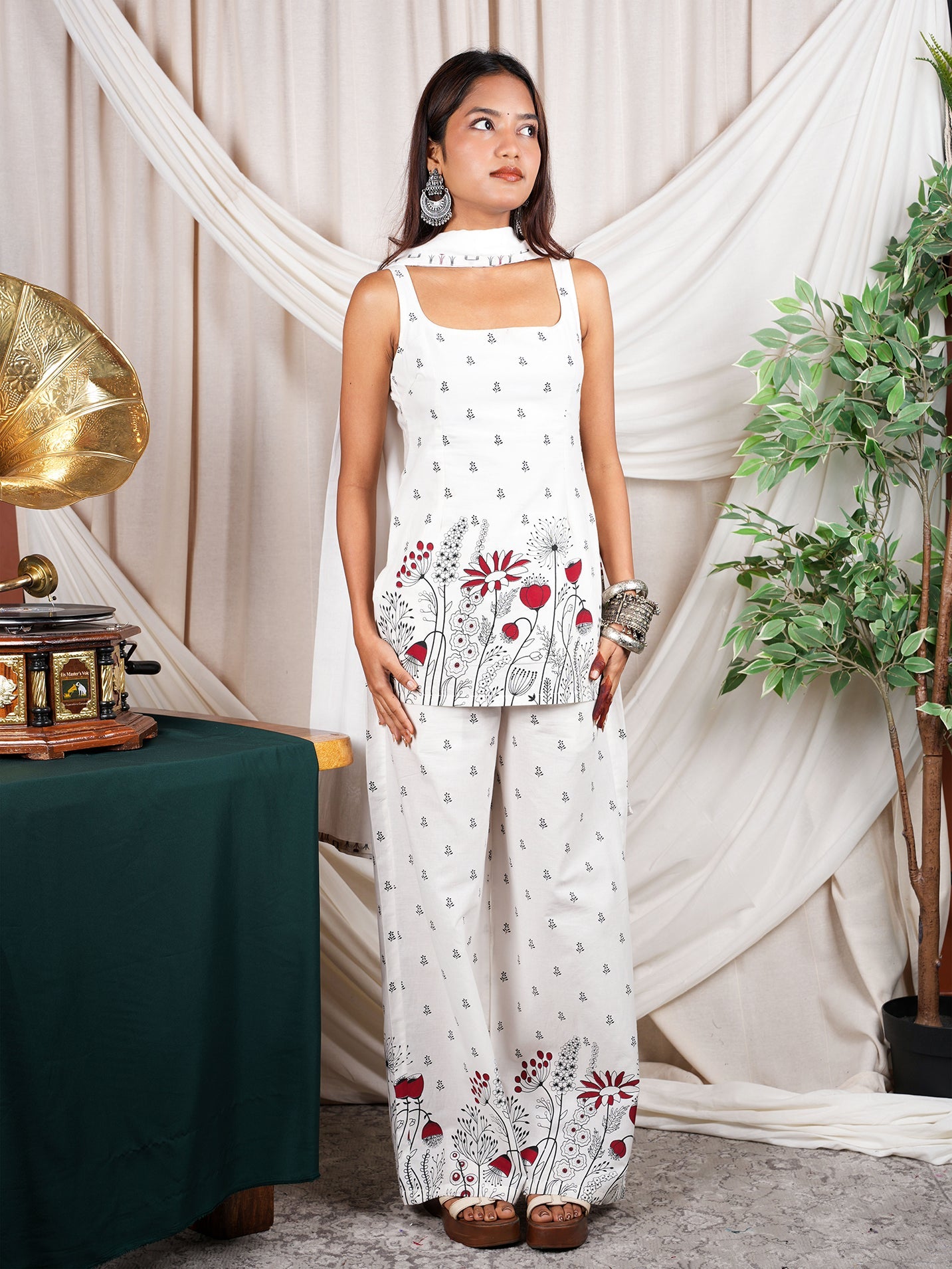 Gun-Gun Deep Back kurti dupatta & Pants Set NISHORAMA