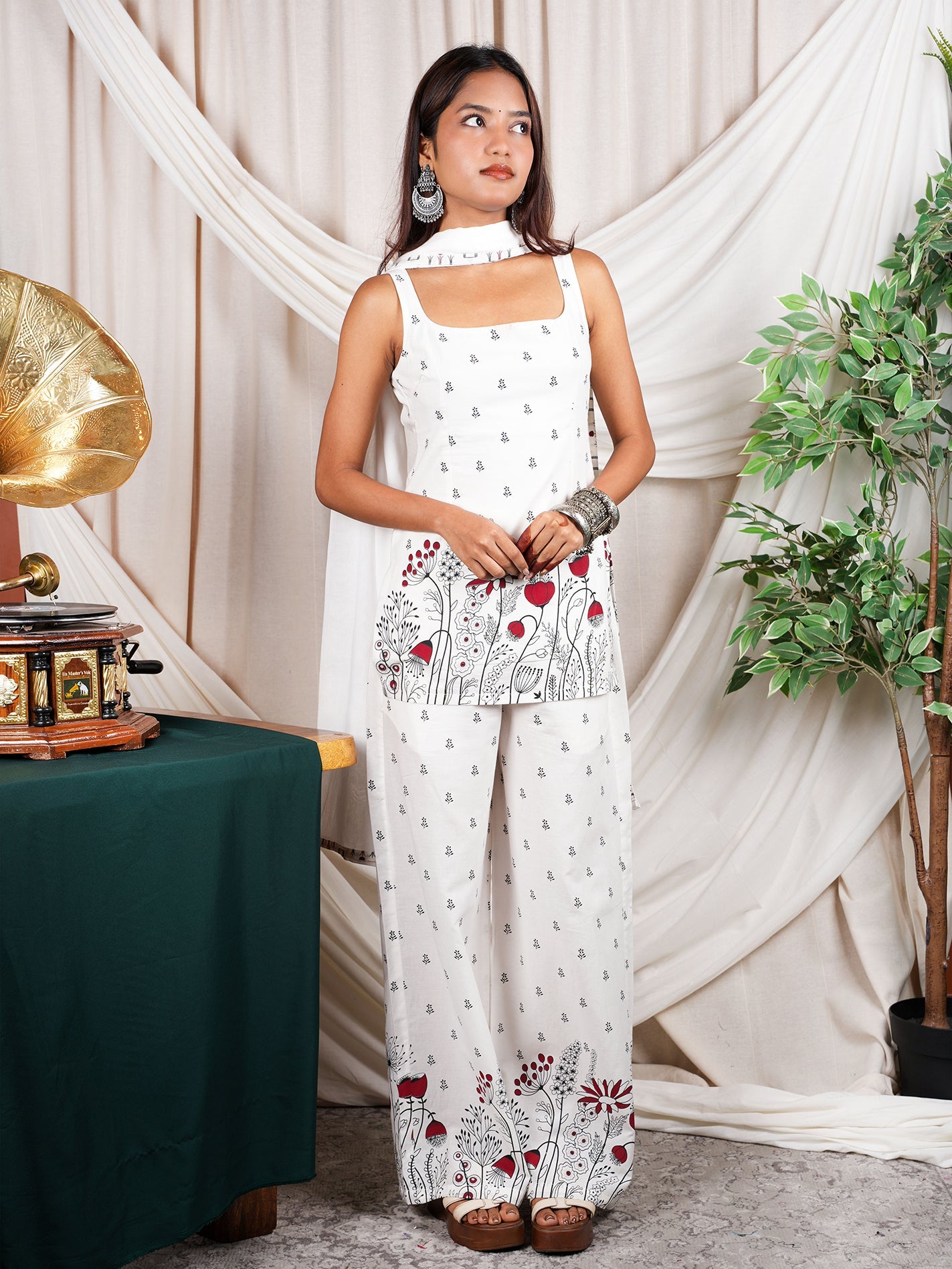 Gun-Gun Deep Back kurti dupatta & Pants Set NISHORAMA