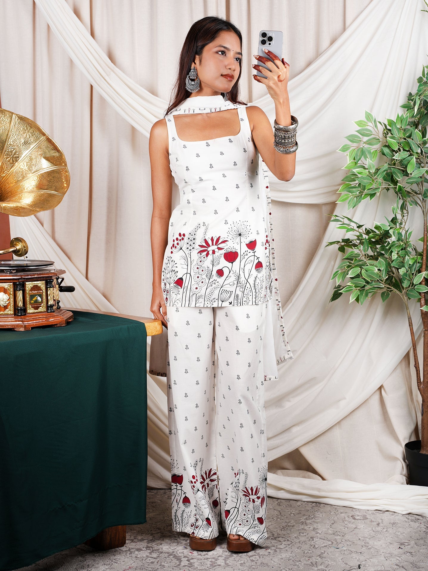 Gun-Gun Deep Back kurti dupatta & Pants Set NISHORAMA