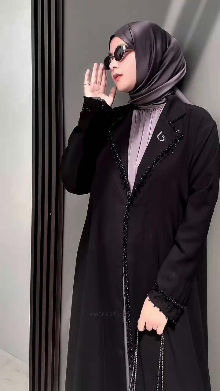 The "Elegance Noir" Beaded Lapel Abaya Abaya Store