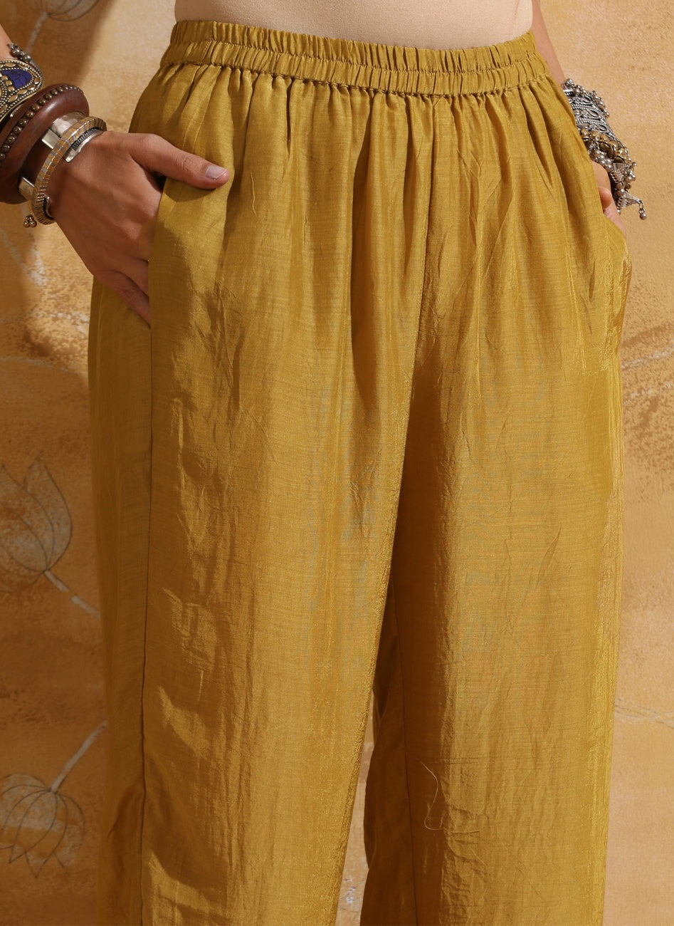 Women Floral Printed Kurta with Trousers